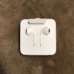Apple ear phones